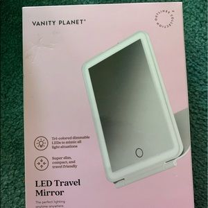 Led travel mirror